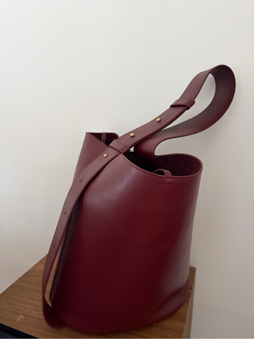 LIE STUDIO Norma Tote in Burgundy Leather - Picture 2 of 14